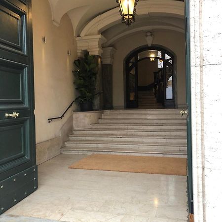 Palazzo Marescalchi Belli, Vicino Piazza Di Spagna Рим Экстерьер фото